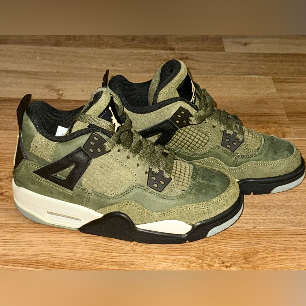 NEW NIKE AIR JORDAN Green And Black Shoes Sz 4 Youth